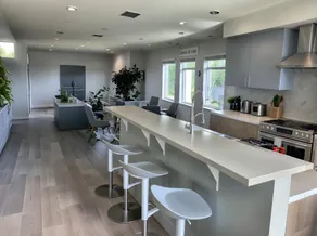 StaysPro - Hollywood Homes minutes to everything - Image 4