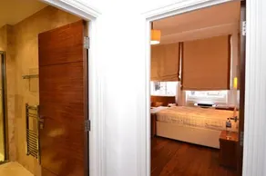 Sloane Square Apartments - Image 1