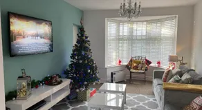 6 Bed-Sleeps 12-Hot Tub-Free Parking-Pet Friendly - Image 2