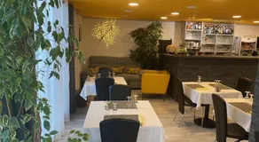 LOGIS Hôtel Restaurant La Chaumière - Image 2