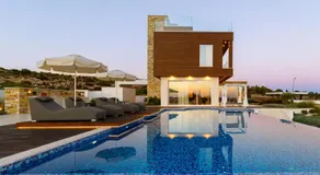 Love Bridge Seaview Villas - Image 2