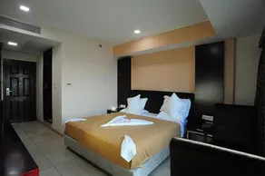 Pride Biznotel - The Maison Anand - Image 2