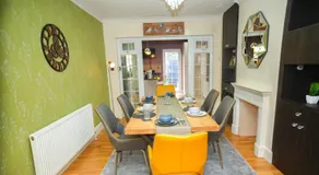 4-Bed Contractor Base Free Parking Near Heathrow, M4 & Stockley Park - Image 3