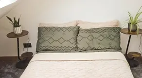 Lush Rooms Bedminster - Image 5