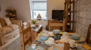 The Beach House Holiday Apartments - Image 2