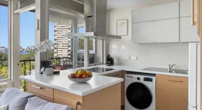 Magical Sydney Escape with Harbour Views & Parking - Image 4