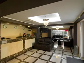 West Plaza Hotel - Image 2
