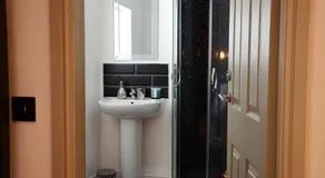 Frankies Lodge - Image 2