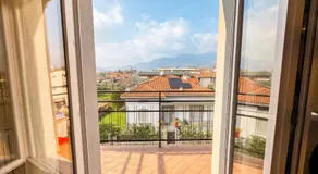 Design Penthouse with Balcony - Iseo - Image 3