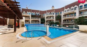Luxury Stay , Pool,Gym & Jacuzzi Hotel Style Living - Image 3