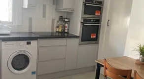 Spacious Room2 in Central London Elephant and Castle Station - Image 2