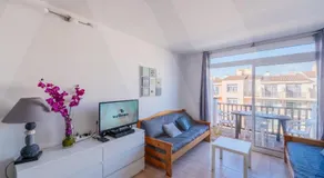 Bel Appartement Empuriabrava Gran Reserva by Welhomy - Image 2