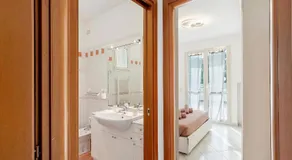 Apartamento vacacional con terraza | Vistas a la montaña - Image 2