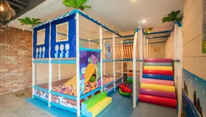 Parallel World Courtyard Hotel (Rongcheng Shidao Branch) - Image 5