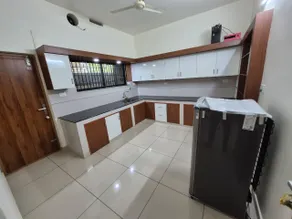 Zainab Apartment - Image 5