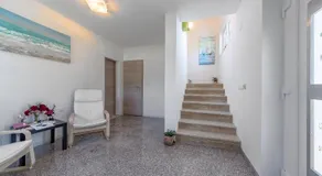 Lavander 3 private room with bathroom and balcony - Image 4