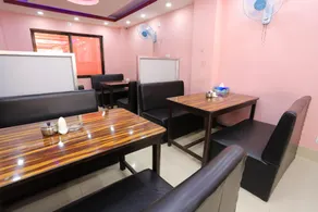 OYO 137 Hotel Pranisha Inn - Image 3