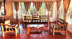 White House, Batangas - Image 2