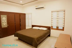 Tripgraam Riverside Villa - Image 5