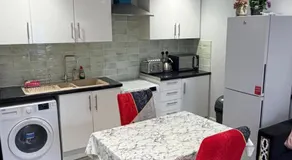 Modern Studio in Newport City Centre Free Parking & WiFi Sleeps 2 - Image 2