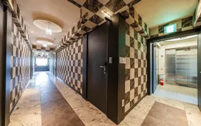 Hip Hotel - Image 4