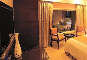 Hotel La Capitol - Image 4
