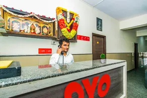 OYO 15711 Athiti Residency - Image 5