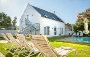 Avenues Guest House - Image 4