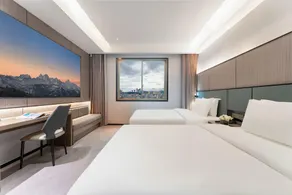 V-House Luxury Designer Hotel (Pujiang County People's Square Branch) - Image 2