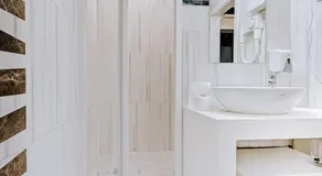 Violet Stay - Image 4