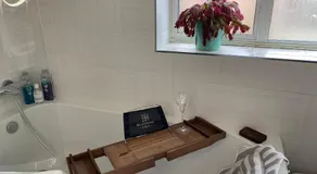 Private Room in a house in the Cotswolds - Image 5