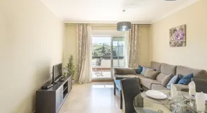 2197-Superb 2bedrooms in residence with pool! - Image 2