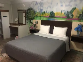 THE BAKADEER INN - Image 2