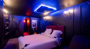 Le Boudoir Secret - Love Room avec Chambre Secrète - Image 5