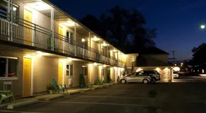 Macaluso's at the Lantern Lodge - Image 2