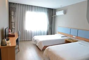 Home Inn (Yichang Shengzhen Road) - Image 5