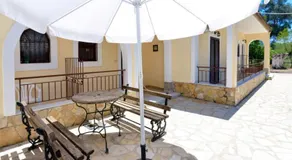 Tony's Garden House - Image 3