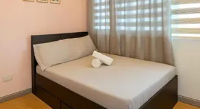 Close by the airports and tourist attractions - Image 2