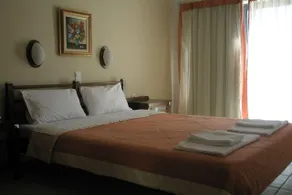 Sunrise Suites & Apartments - Image 2