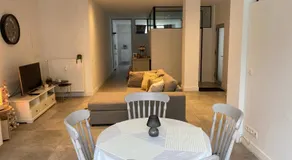 Charming modern apartment in the heart of Antwerp with optional private parking - Image 3