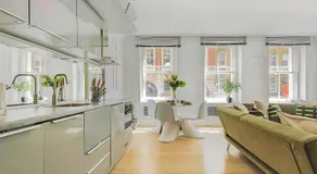 Welcome London - Stay at The Piazza! - Image 3