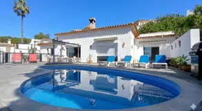Holiday villa with private pool and amazing views - Image 4