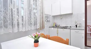 Jordan Apartments - Image 3