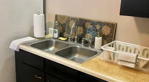 Historic Upstairs Apartment - Image 5