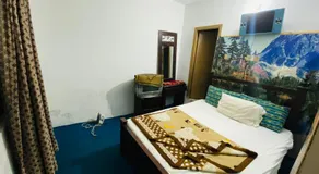 Lux Lodges Guest House - Image 5