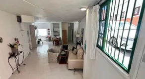 Alquiler de Habitación privada con las areas de sala, cocina y baño que se comparten cerca al Mar! - Image 5