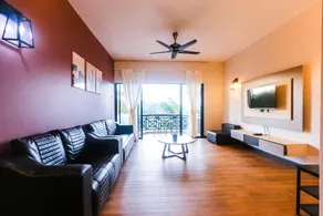Comfy Luxury@Silverpark  B133A2  (walk up 1.5 flr) - Image 2