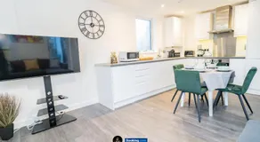 Spacious 2-Bed Apartment in Greenwich, By LS2G Stays - Image 5