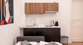 Grand Avenue Apartment - Image 5