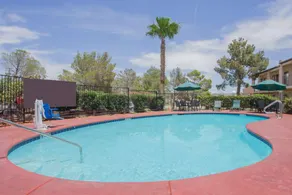 Super 8 by Wyndham Barstow - Image 5